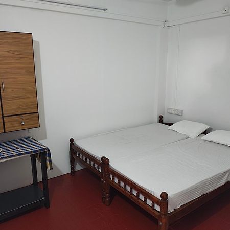 Sajeev Home Stay Cseráj-part Kültér fotó