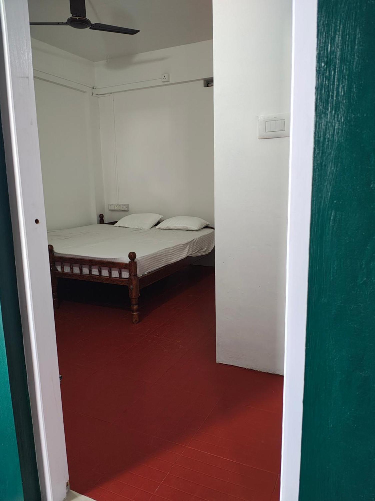 Sajeev Home Stay Cseráj-part Kültér fotó