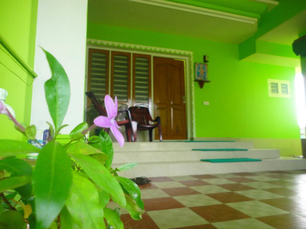 Sajeev Home Stay Cseráj-part Kültér fotó