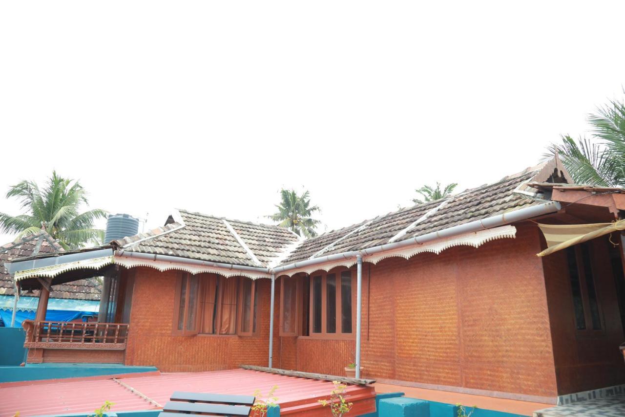 Sajeev Home Stay Cseráj-part Kültér fotó