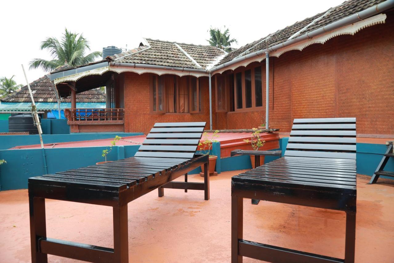 Sajeev Home Stay Cseráj-part Kültér fotó